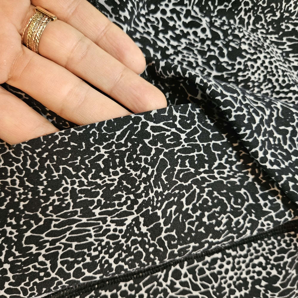 lululemon athletica Black and White Patterned Leggings - Picture 8 of 13